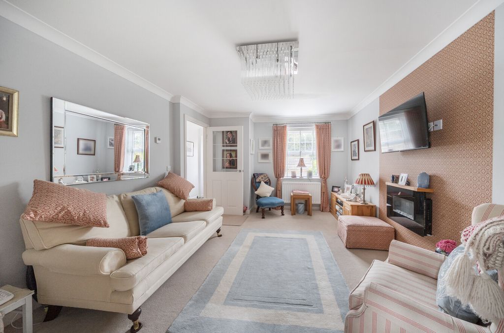 Property photo 2 of 14 1493699-25-6A6217...