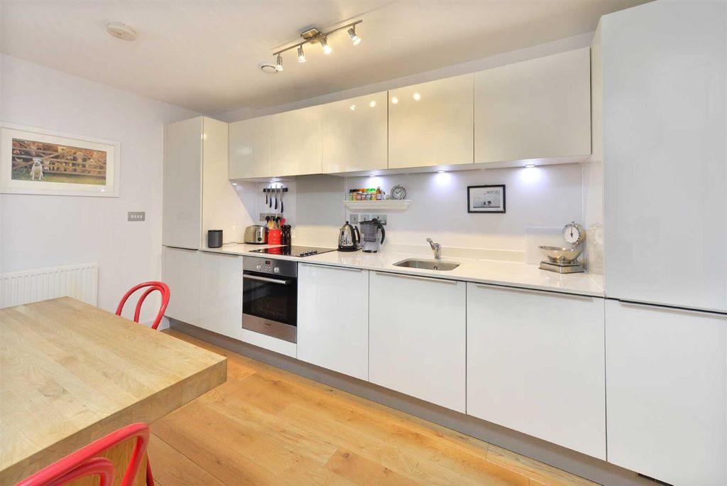 Property photo 3 of 7