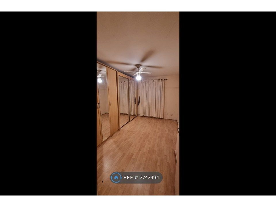 Property photo 2 of 5 Bedroom