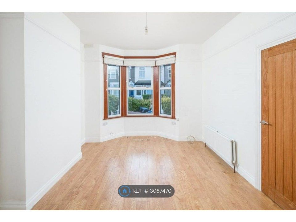 Property photo 2 of 13 Ground Floor Front Bedroom