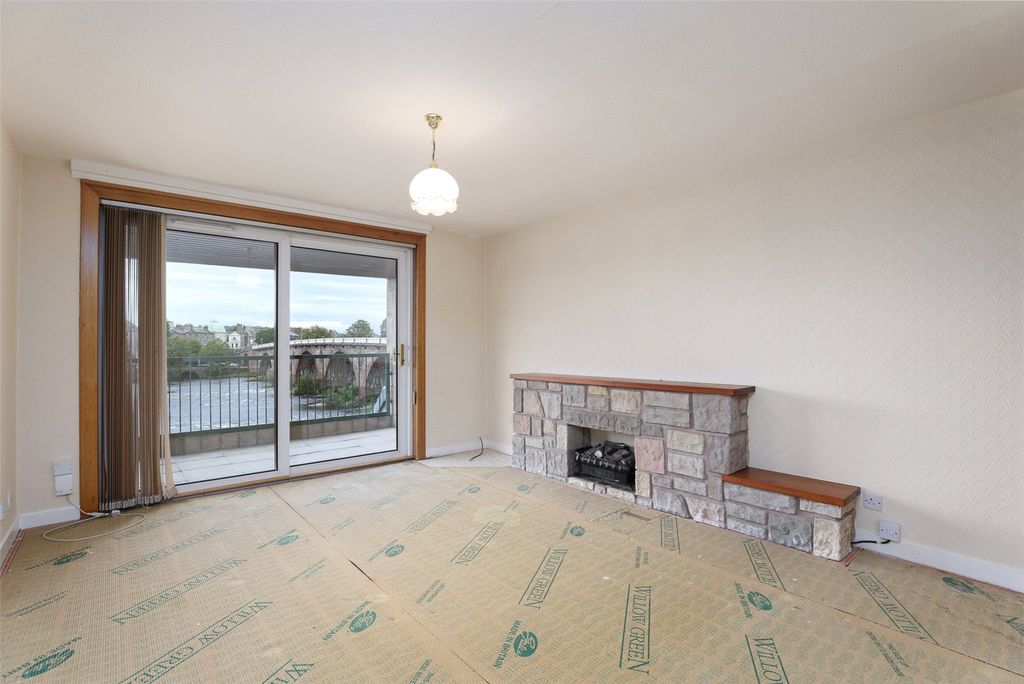 Property photo 3 of 10 Picture No. 05