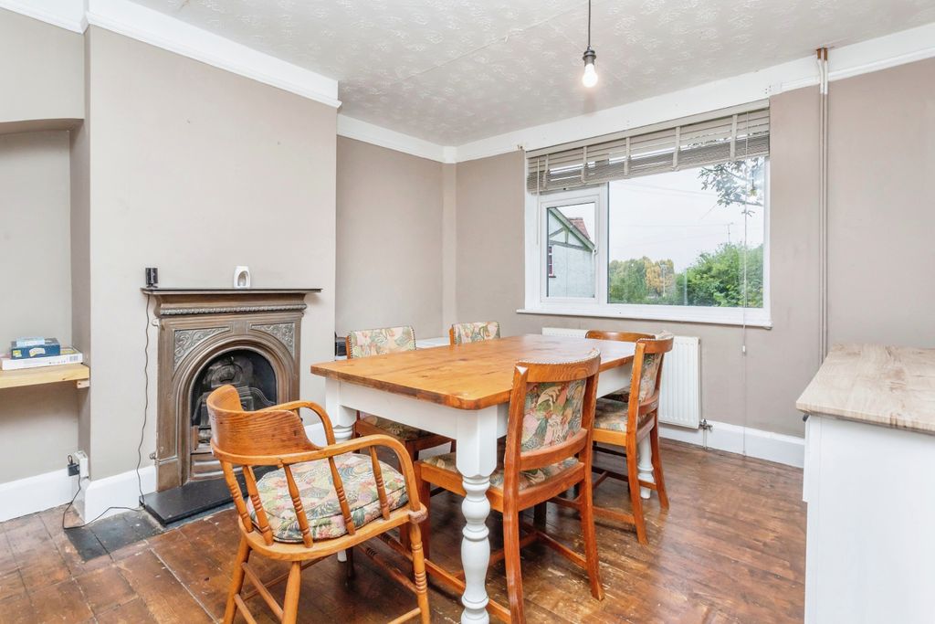 Property photo 3 of 13