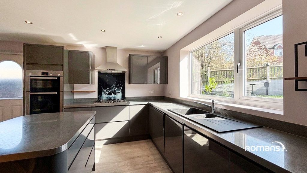 Property photo 3 of 19 Picture No. 15