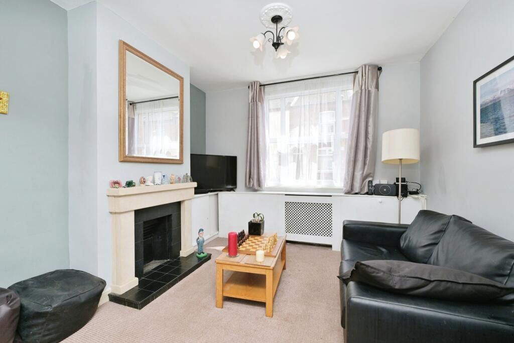 Property photo 3 of 12