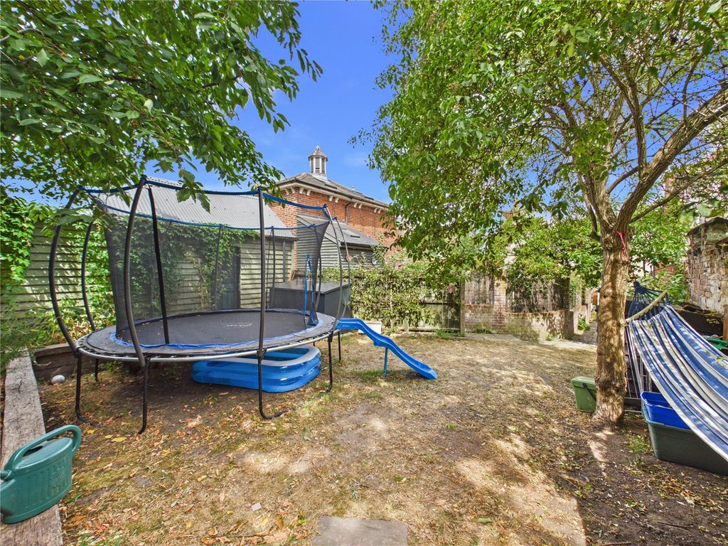Property photo 3 of 34 Picture No. 50