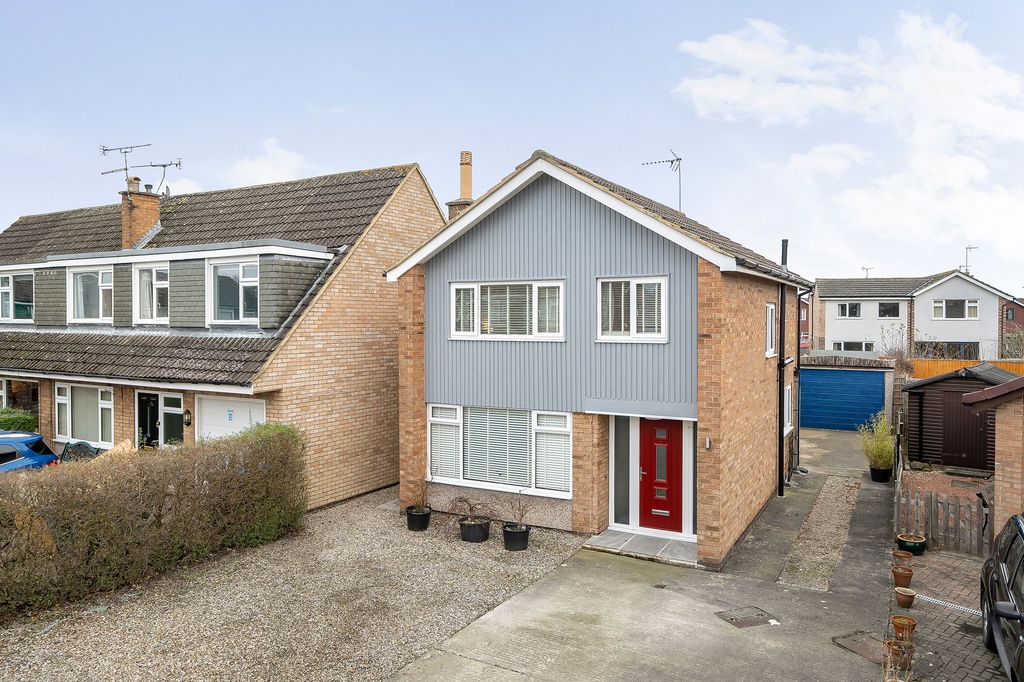 Property photo 1 of 18