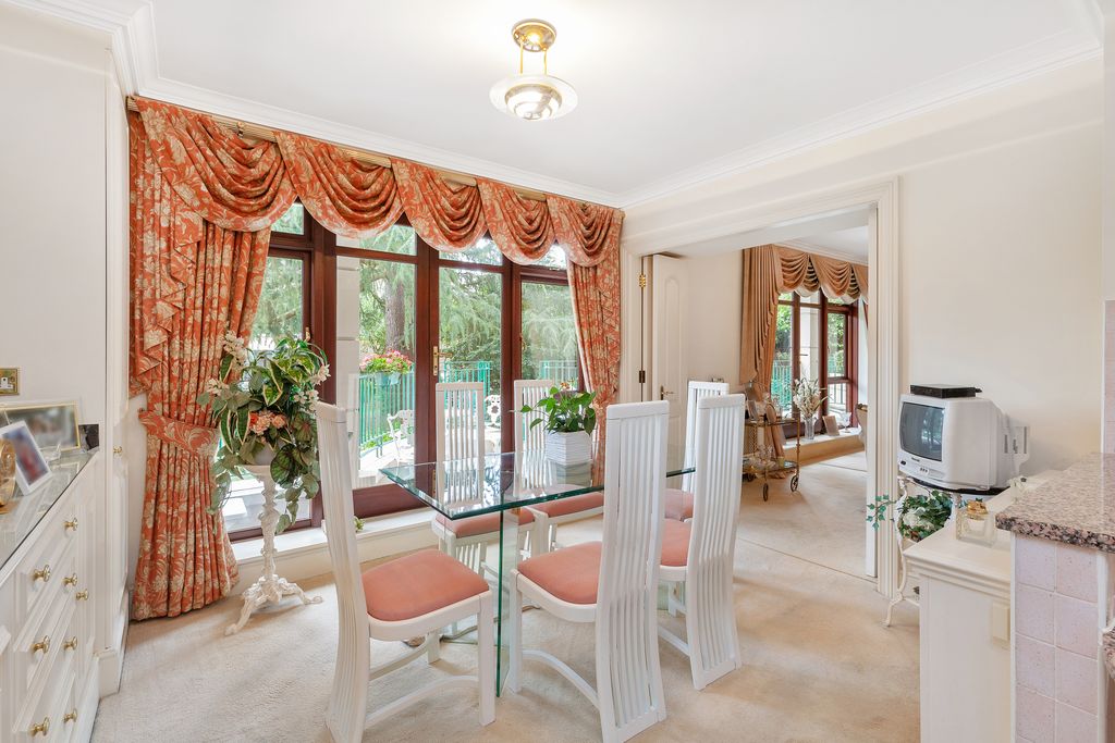 Property photo 3 of 7