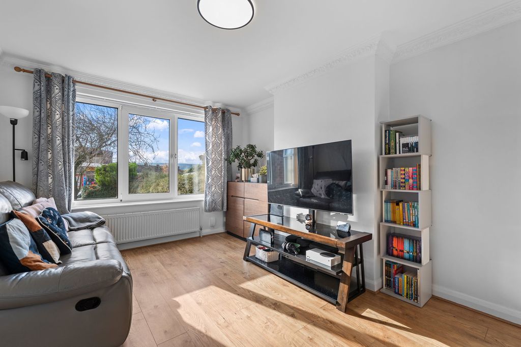 Property photo 3 of 22