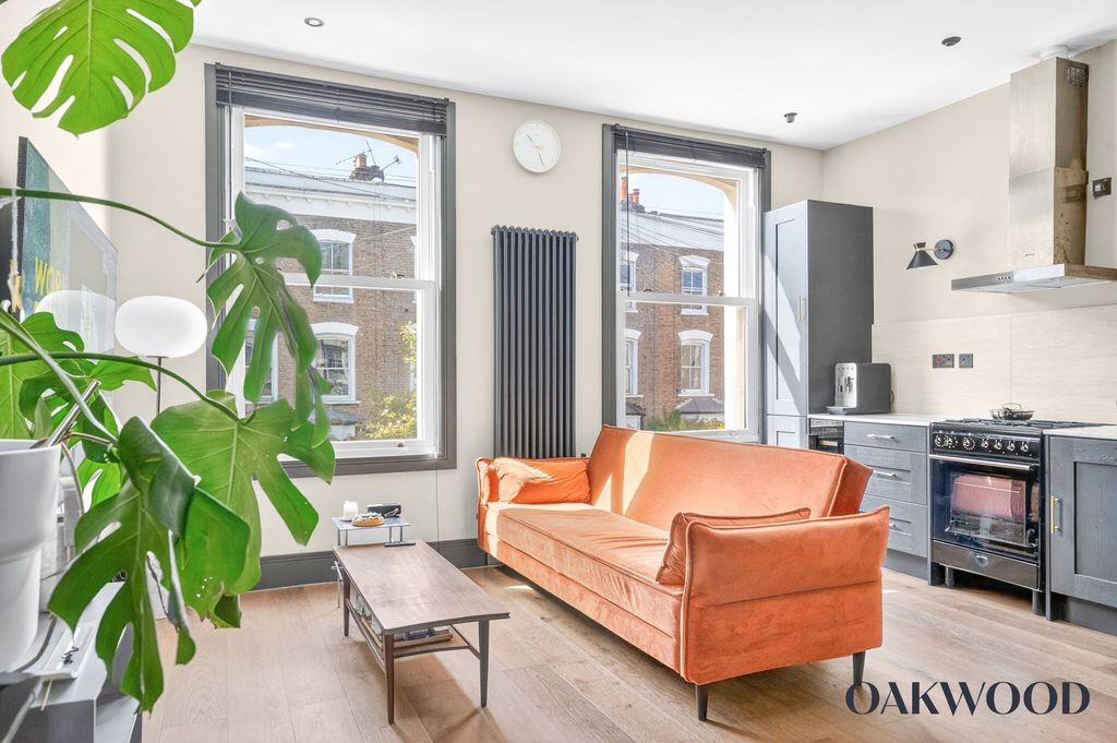 Property photo 2 of 25