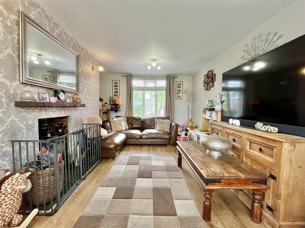 Property photo 2 of 22