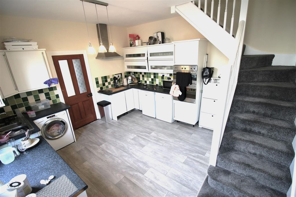 Property photo 2 of 8