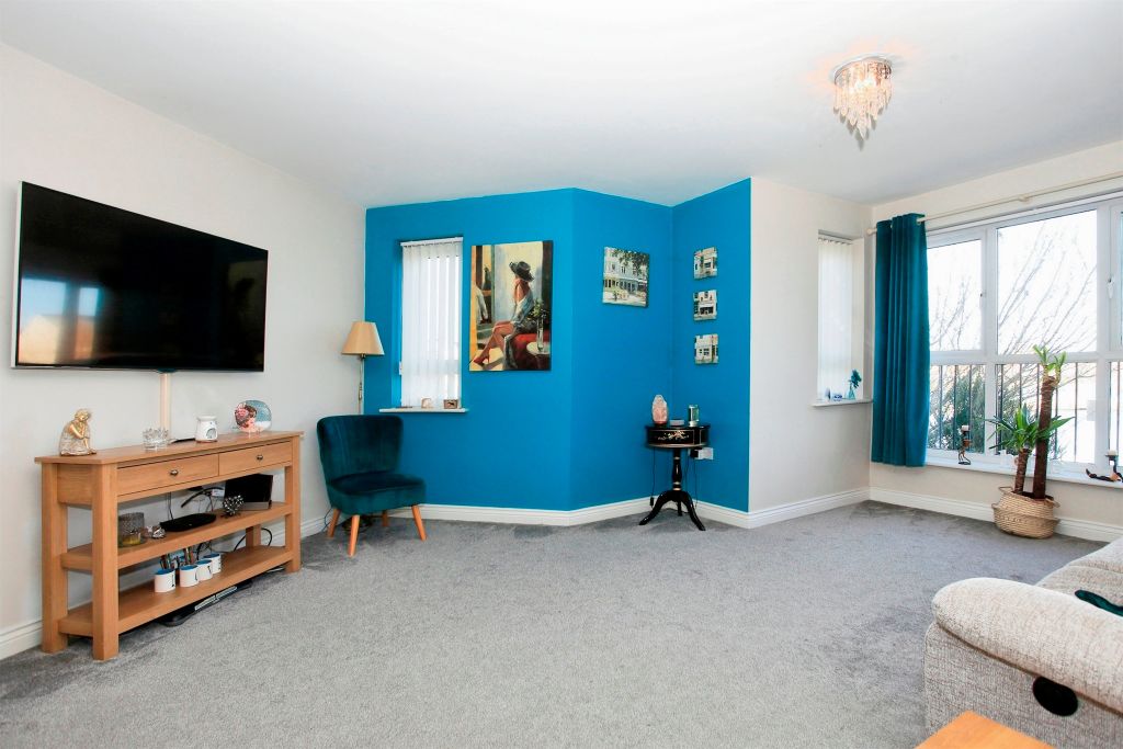 Property photo 2 of 17