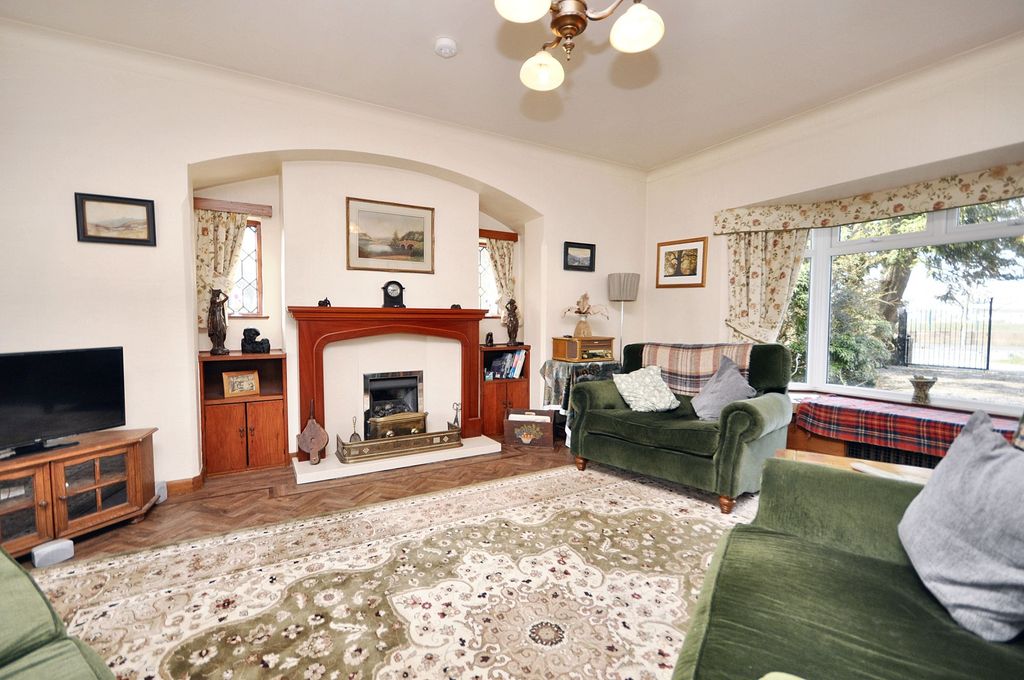 Property photo 2 of 41
