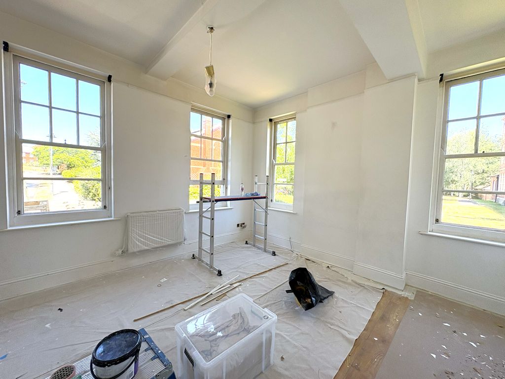 Property photo 3 of 8