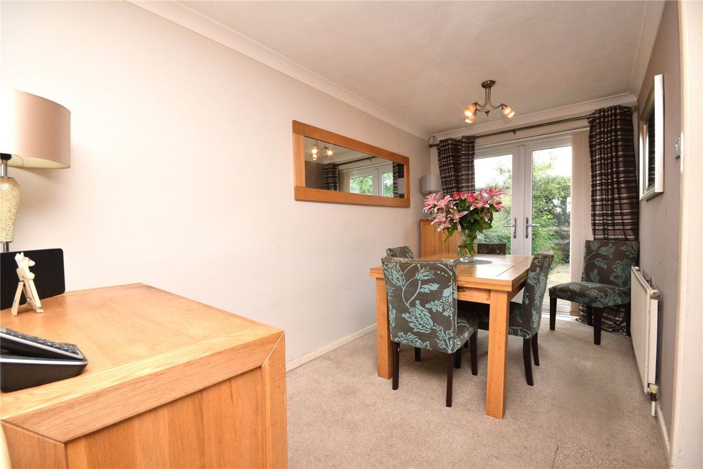Property photo 3 of 17 Picture No. 11