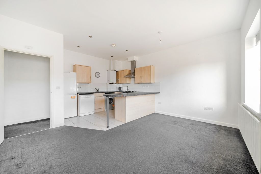 Property photo 3 of 7 Living Room Kitchen