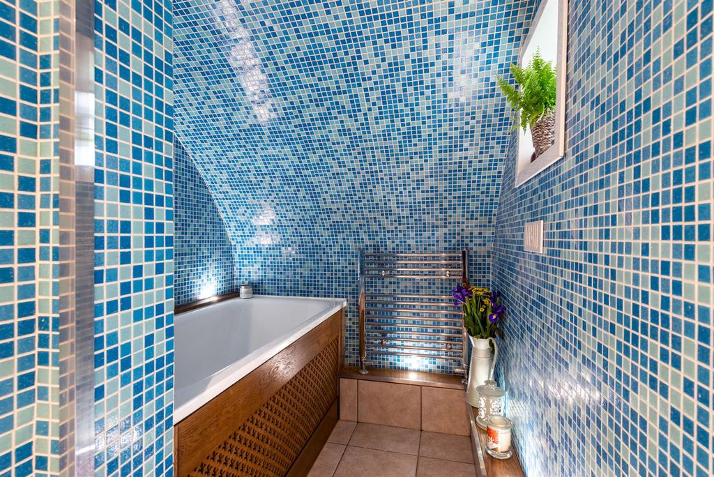 Property photo 2 of 9 Basement Flat, 3 Cobham Terrace Bathroom1c.Jpg
