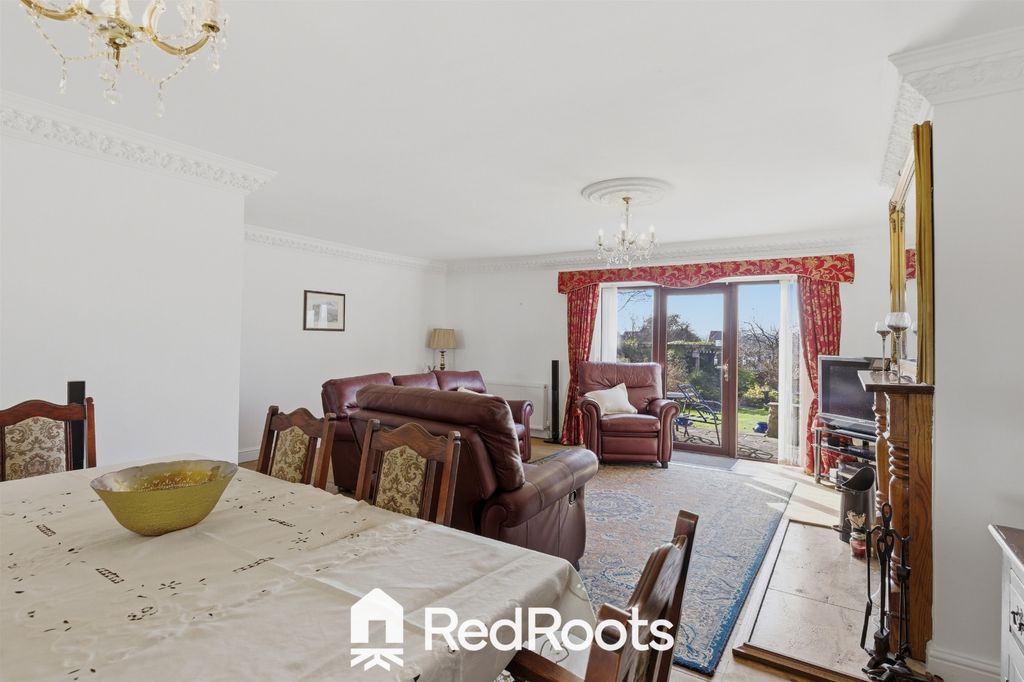 Property photo 2 of 14 3945275