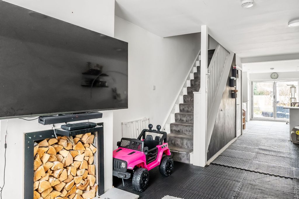 Property photo 3 of 14