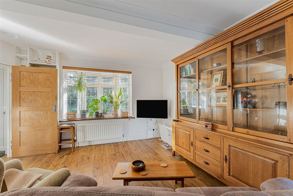 Property photo 2 of 24