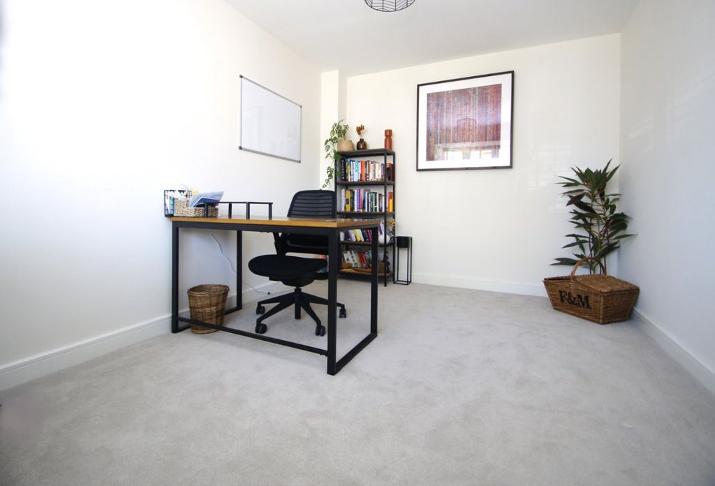 Property photo 3 of 19 Study/Playroom
