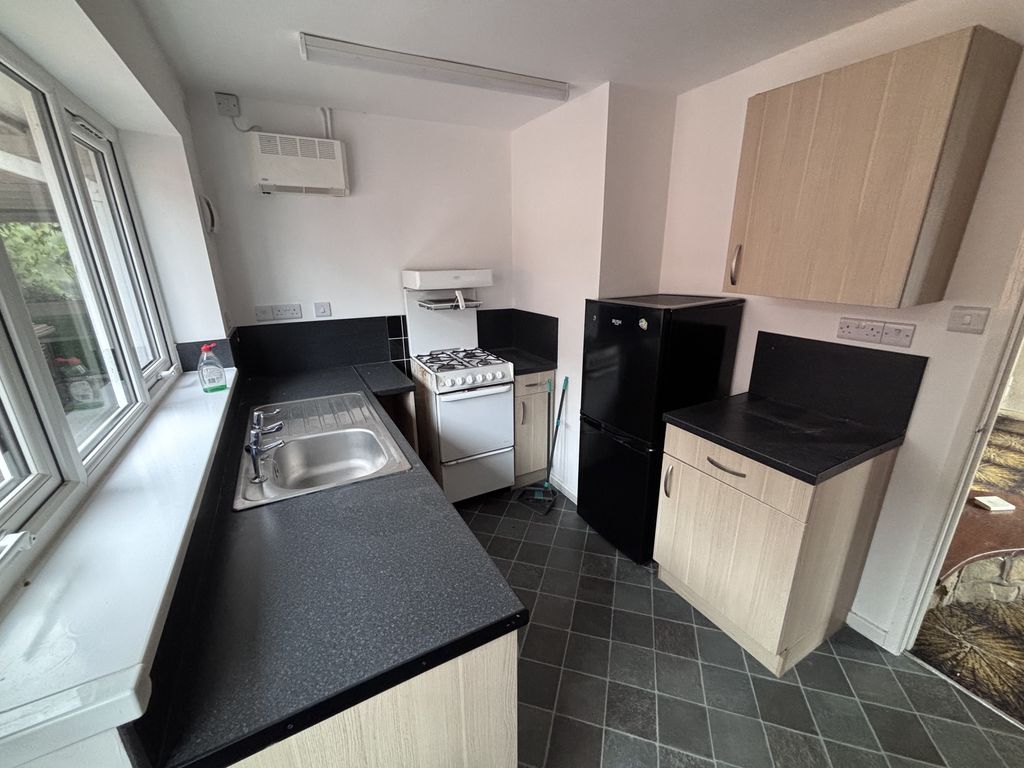Property photo 3 of 13 Kitchen