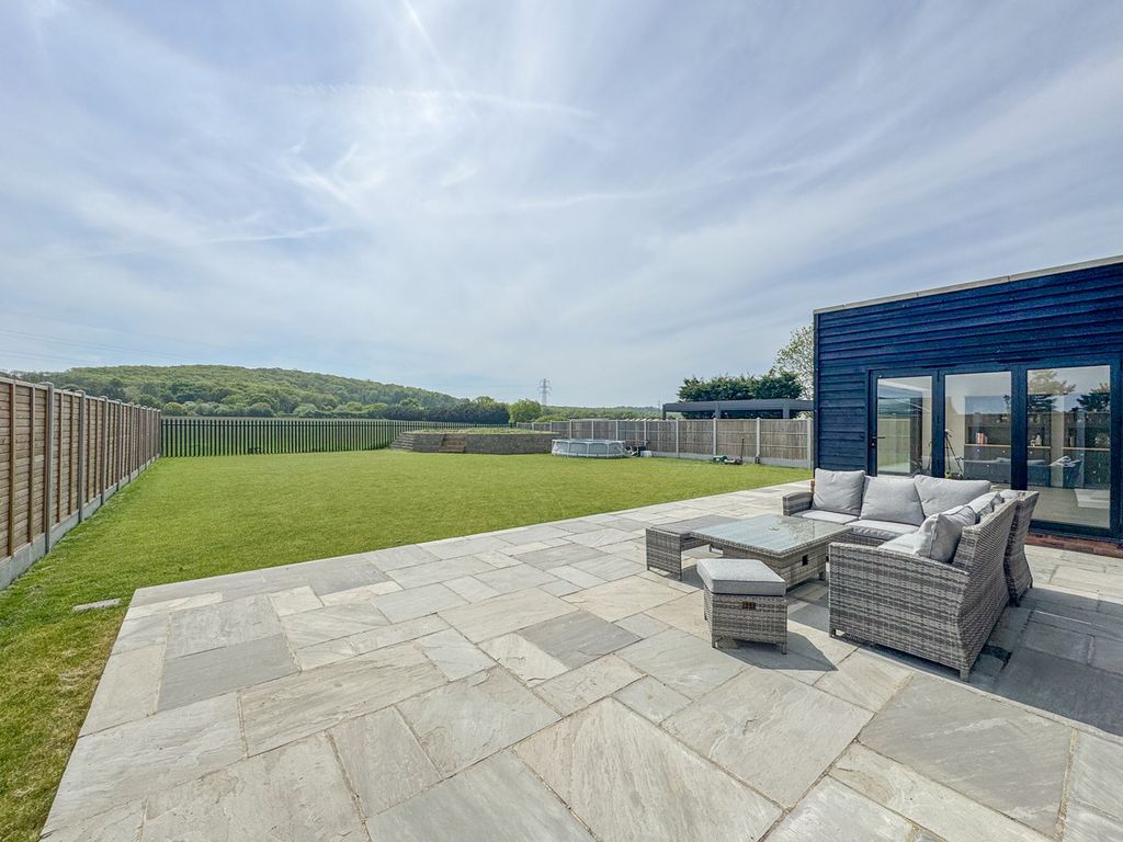 Property photo 2 of 35