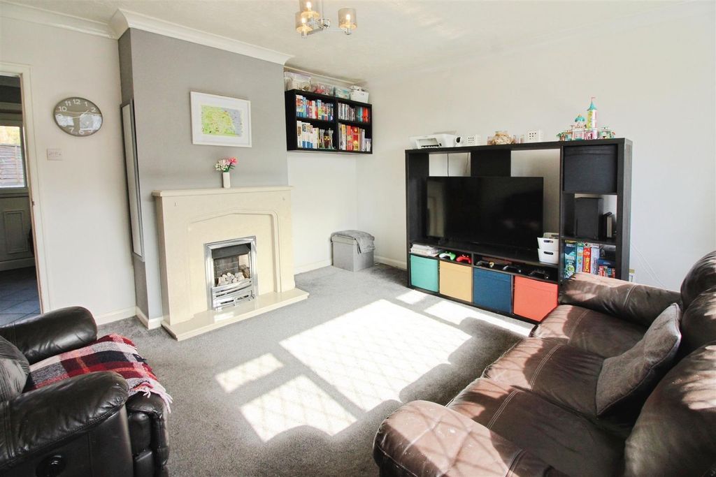 Property photo 2 of 17 Living Room