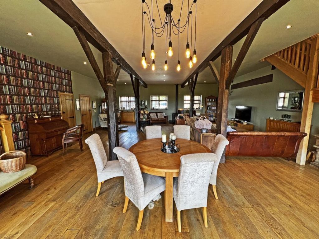 Property photo 2 of 42