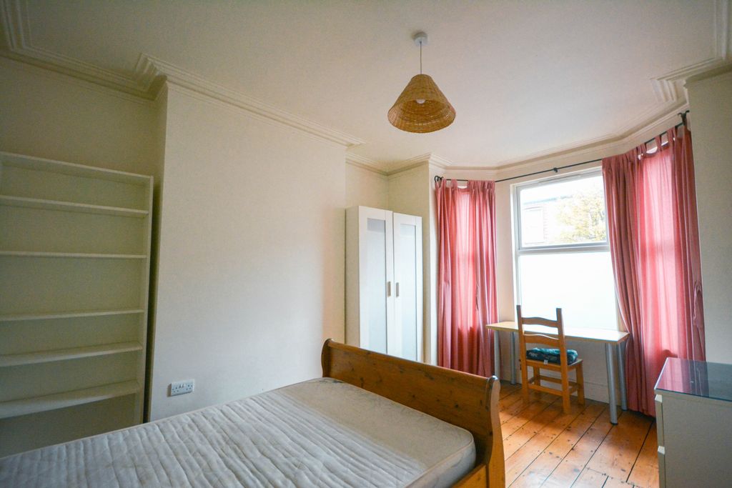 Property photo 2 of 4 Bedroom