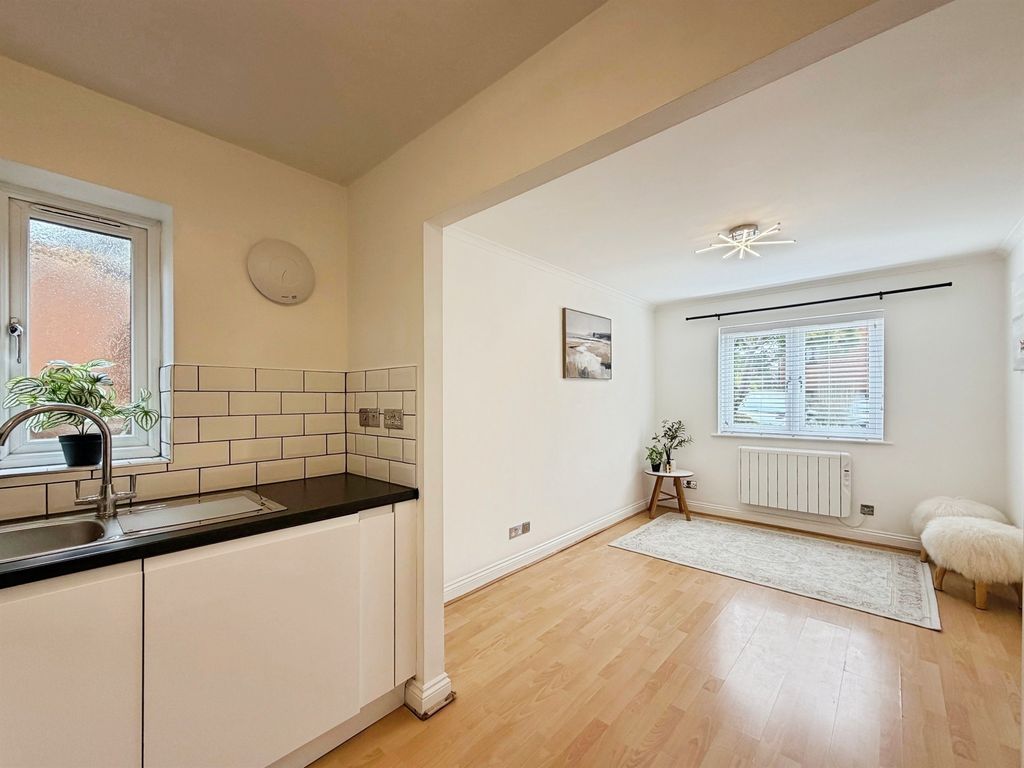 Property photo 2 of 22