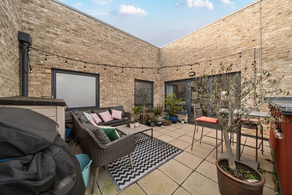 Property photo 2 of 21 Picture No. 06