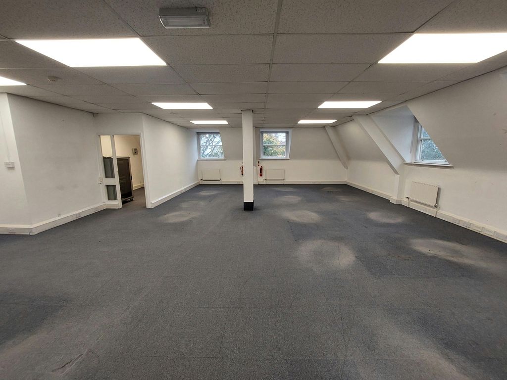 Property photo 3 of 12 Unit 3 1st Floor_Arjun Delay.Jpg