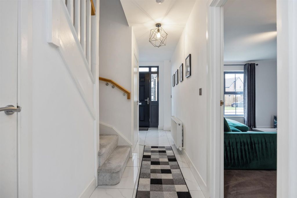 Property photo 3 of 29 29 Edengrove Park North 05.Jpg