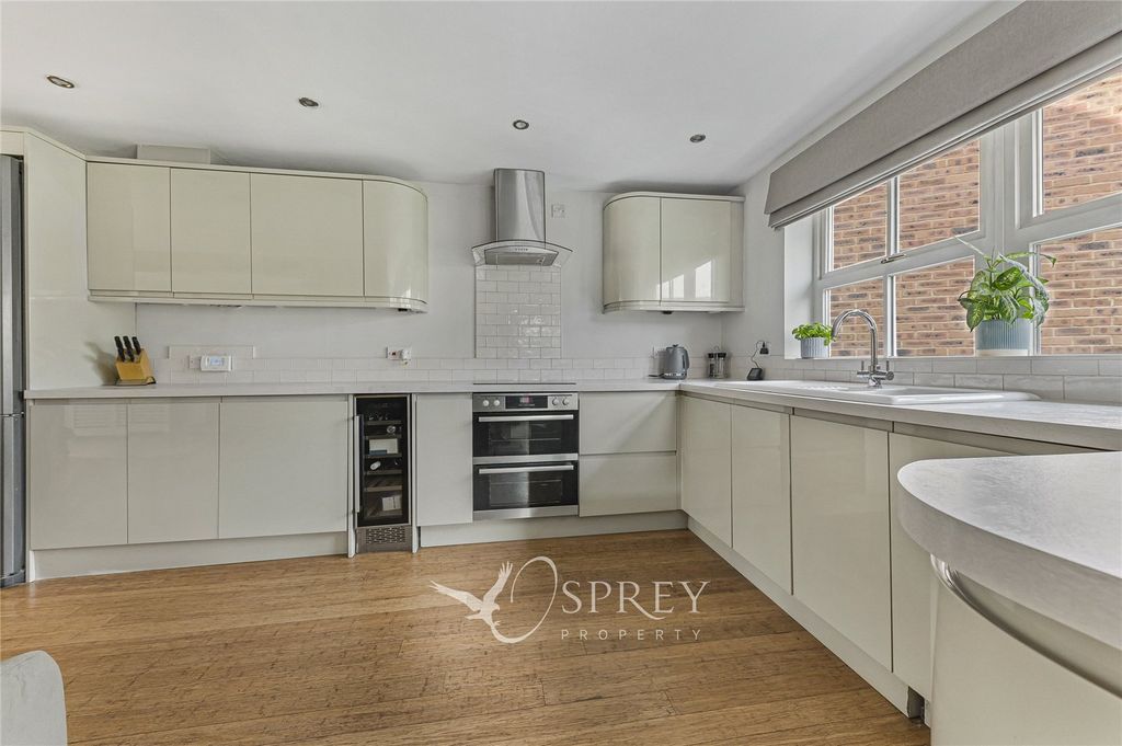 Property photo 3 of 19 Kitchen/Dining Room