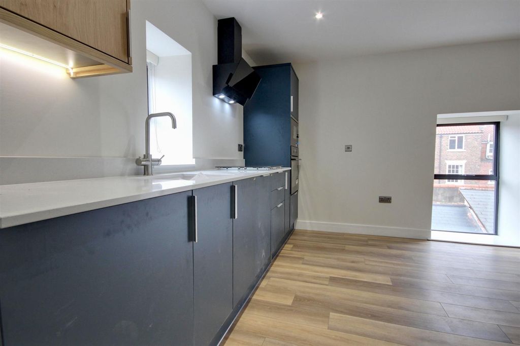 Property photo 3 of 13 Img_6896-Img_6898_Lzn.Jpg