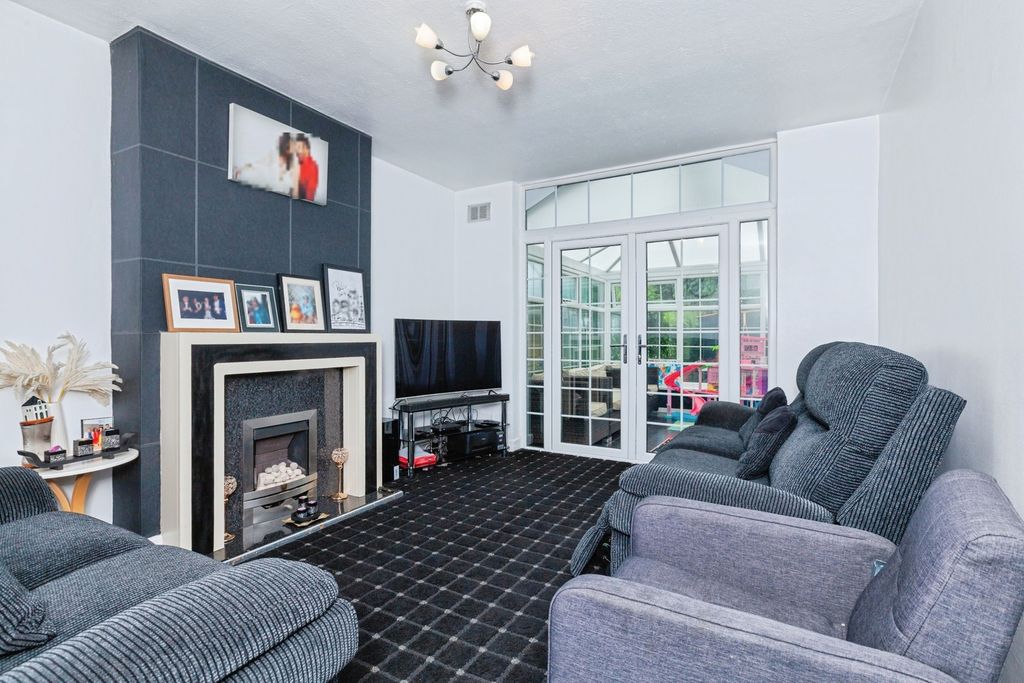 Property photo 2 of 16 Pbox-Img.Jpg