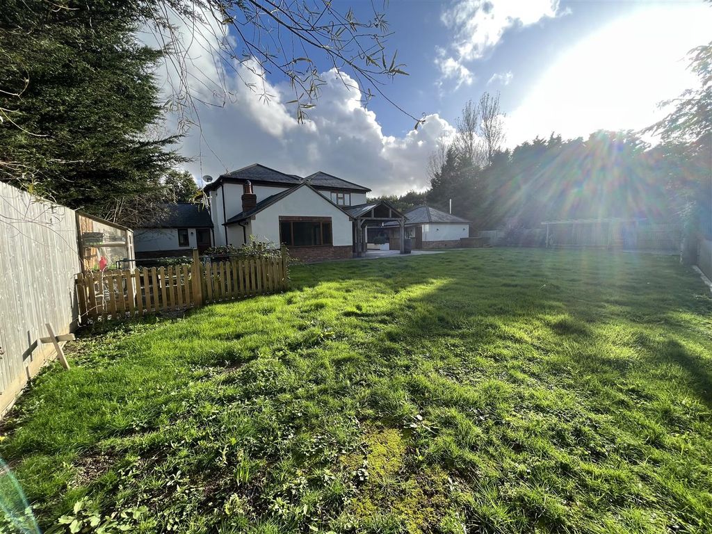 Property photo 3 of 18