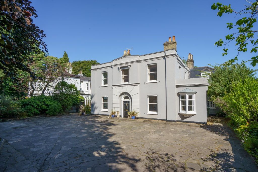 Property photo 1 of 36