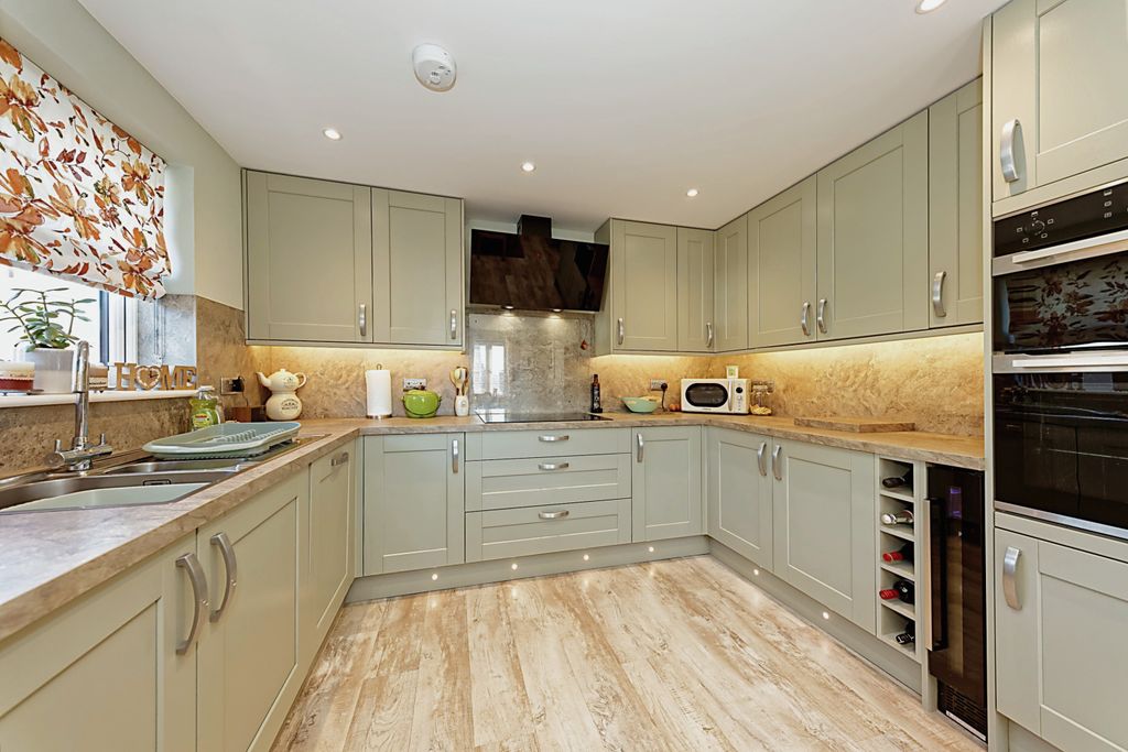 Property photo 1 of 17 Photography