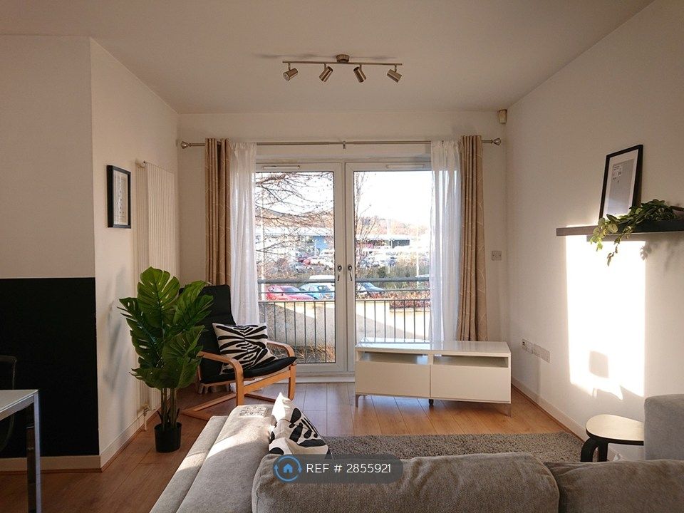 Property photo 1 of 11 Lounge