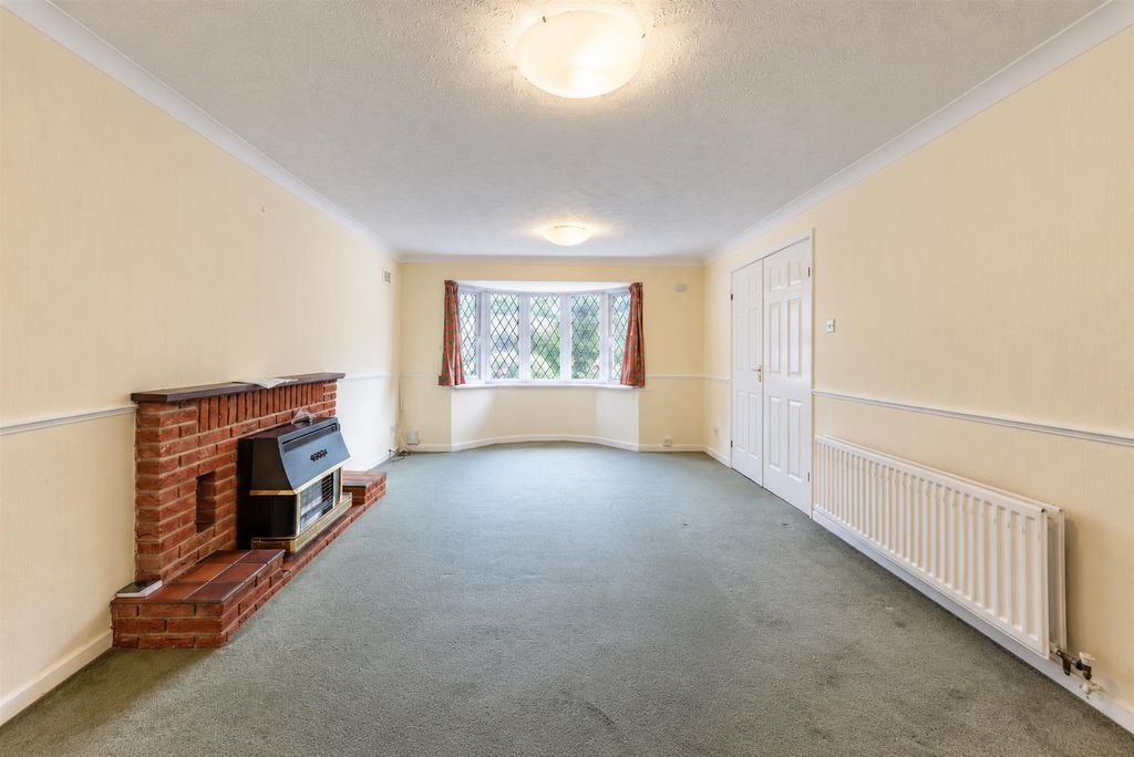 Property photo 3 of 10 1 (8).Png
