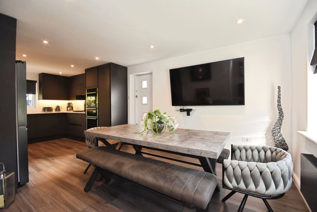 Property photo 1 of 23 Kitchen Diner