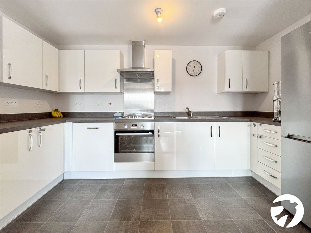 Property photo 3 of 16 Kitchen