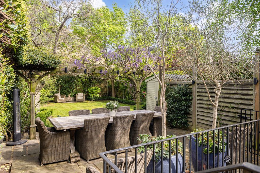 Property photo 1 of 16 Garden