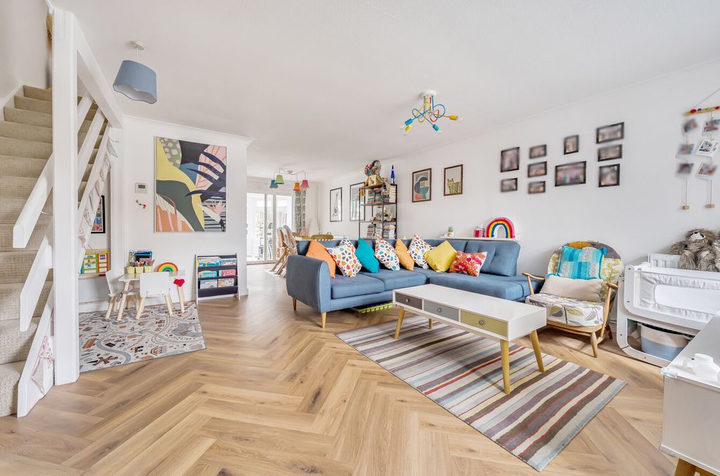 Property photo 3 of 17 Picture 3