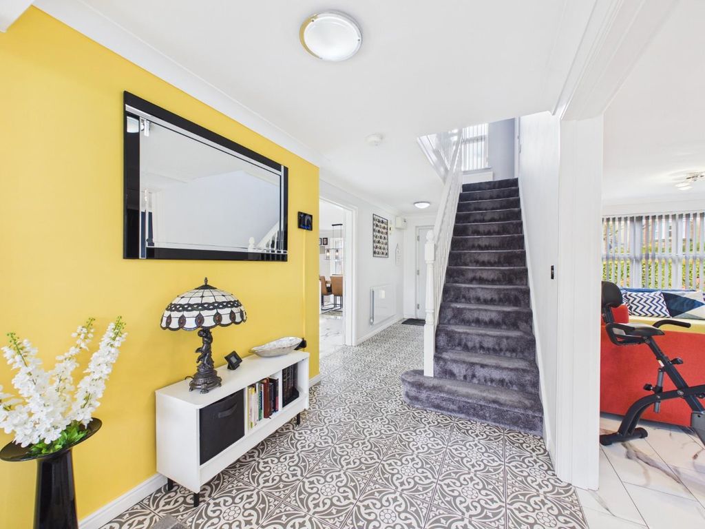 Property photo 3 of 29 Cam04899G0-Pr0338-Still022.Jpg