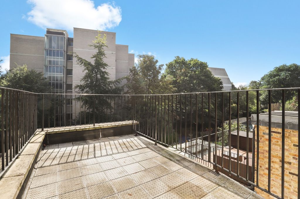 Property photo 2 of 24 2546523