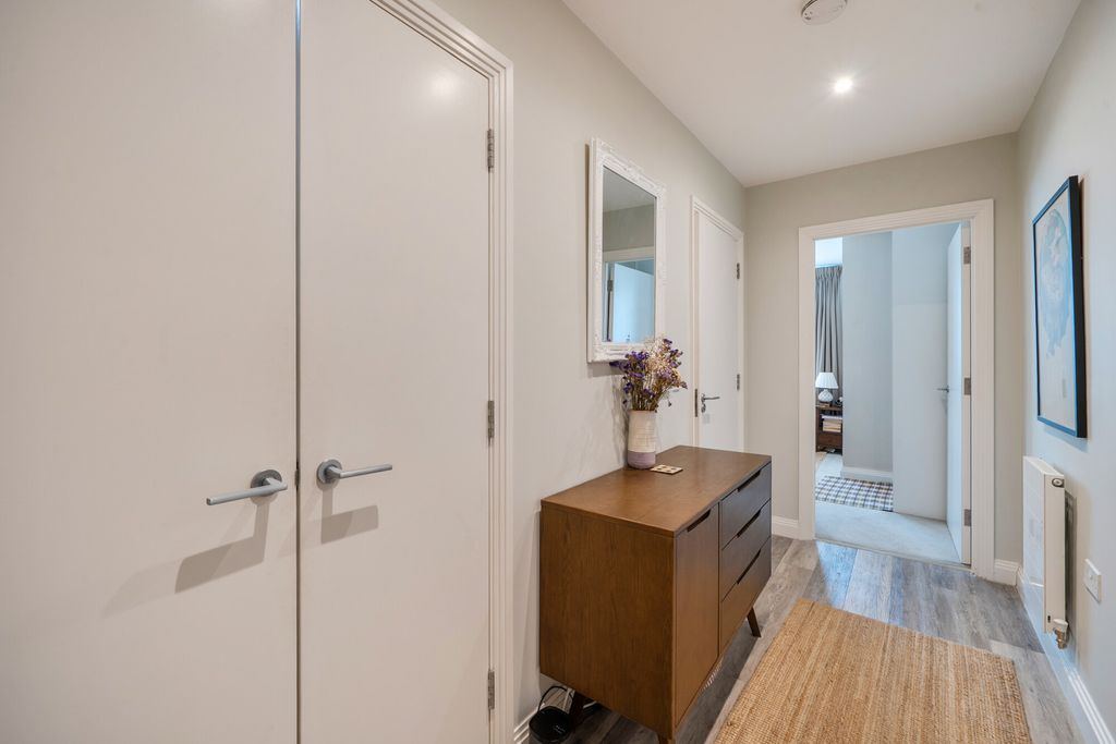 Property photo 2 of 20 1440102-15-69d7Af...