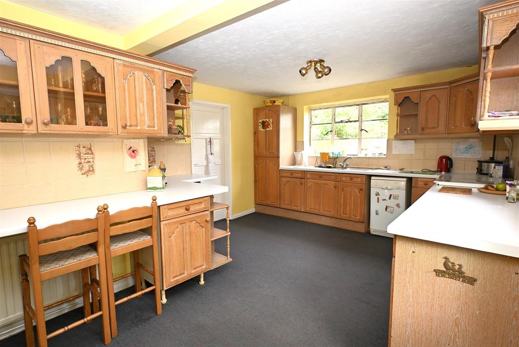 Property photo 3 of 25 Kitchen/ Breakfast Room